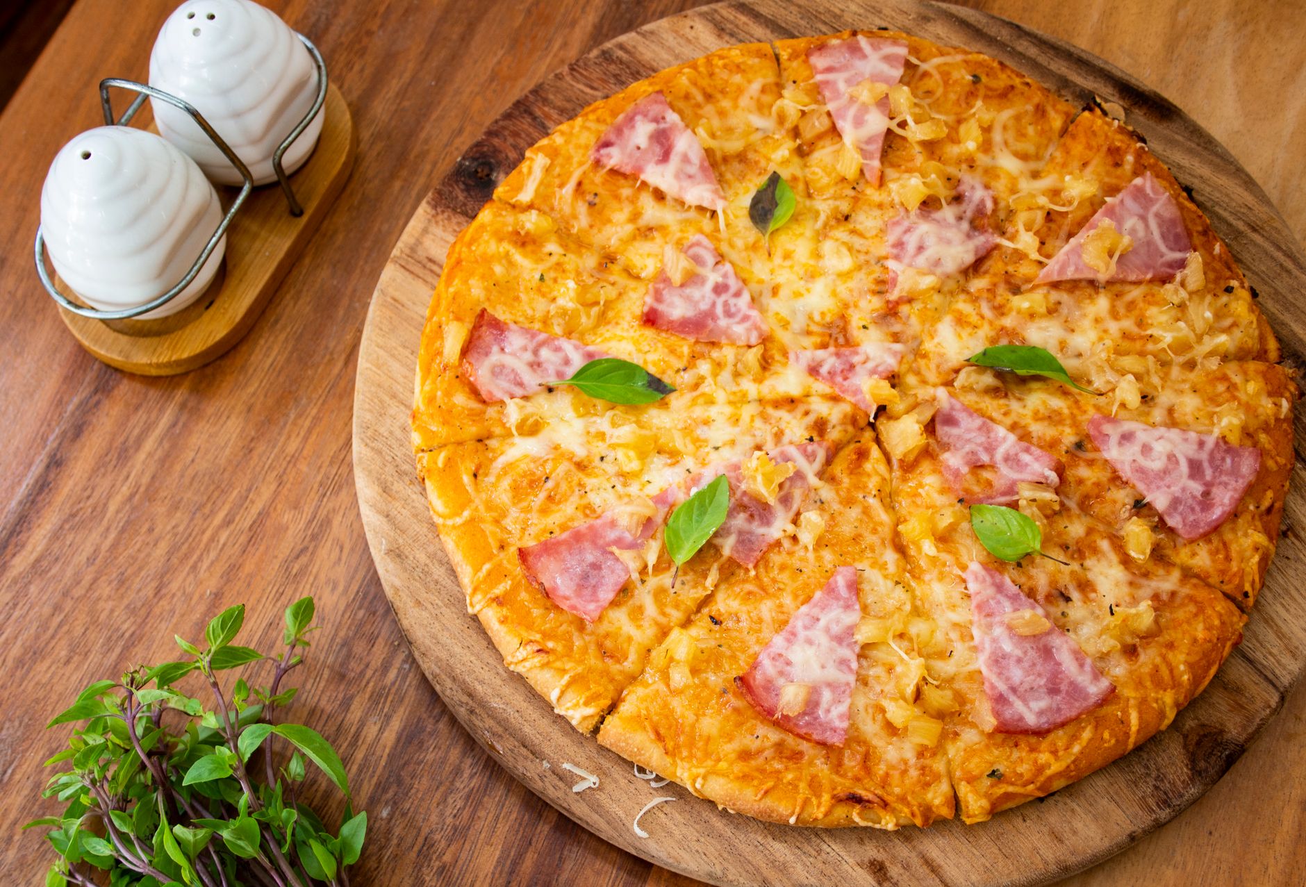 Thin and Crispy Pizza Crust
