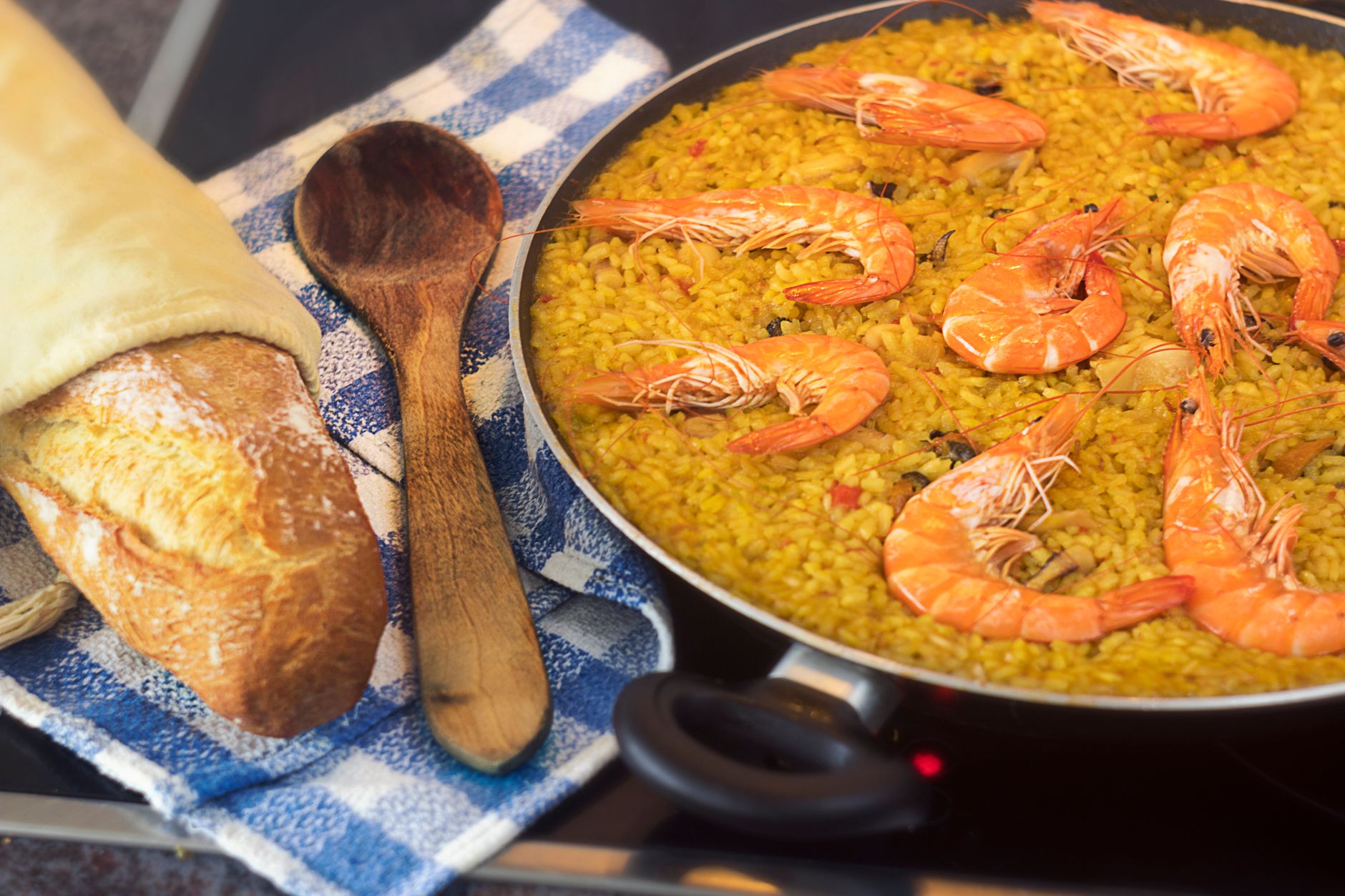 Arroz con gambas y calamar