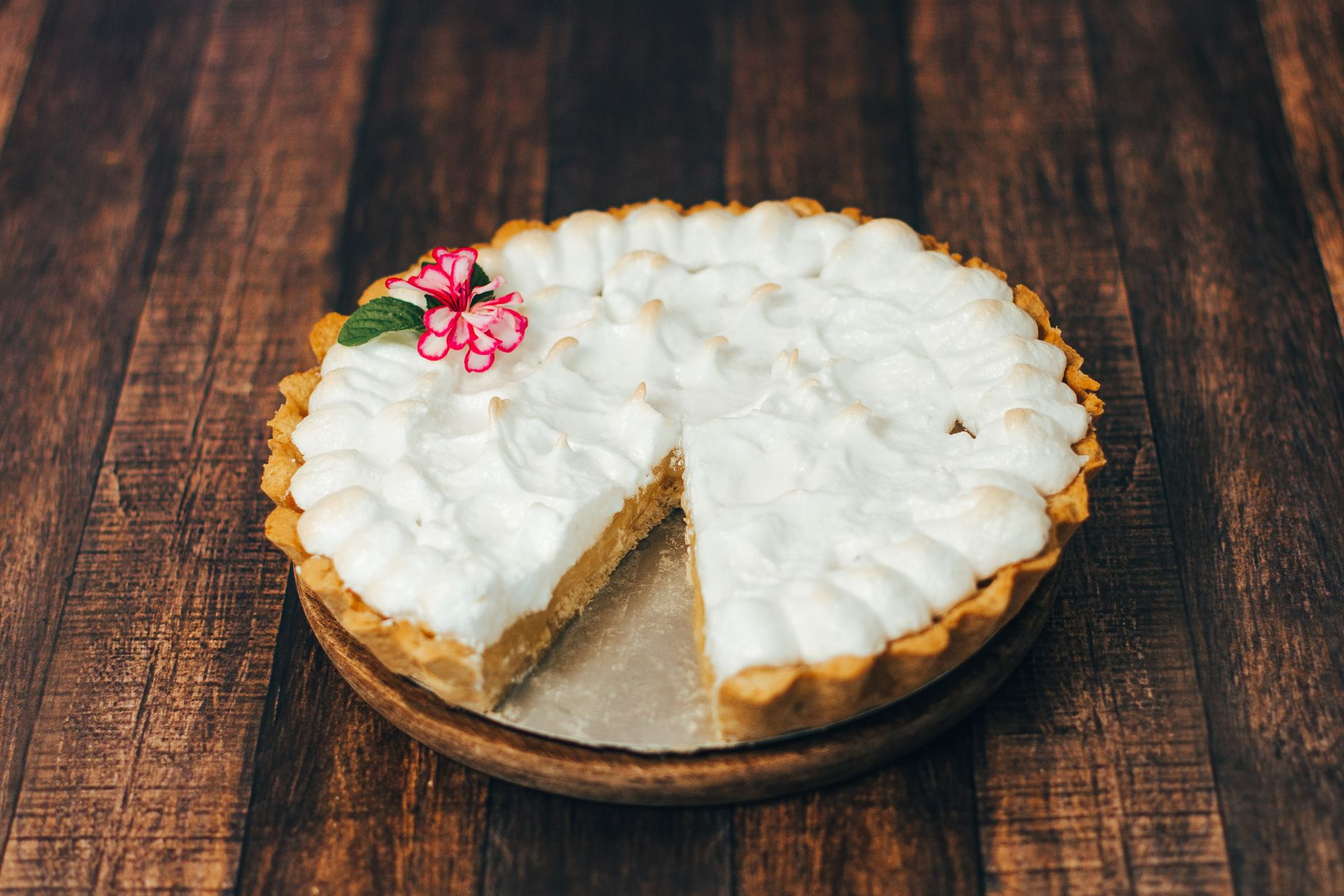 Homemade Eggnog Pie