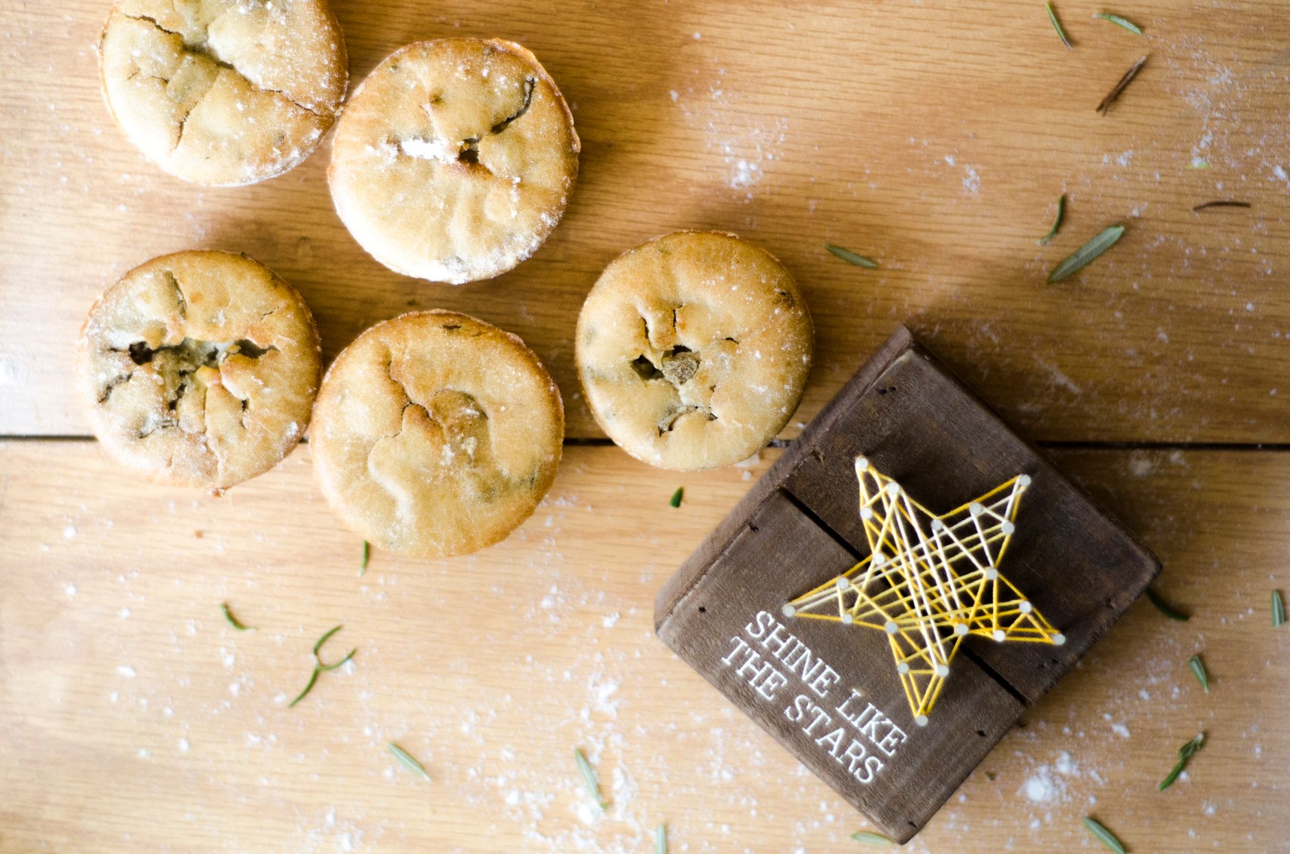 Apricot & hazelnut mince pies