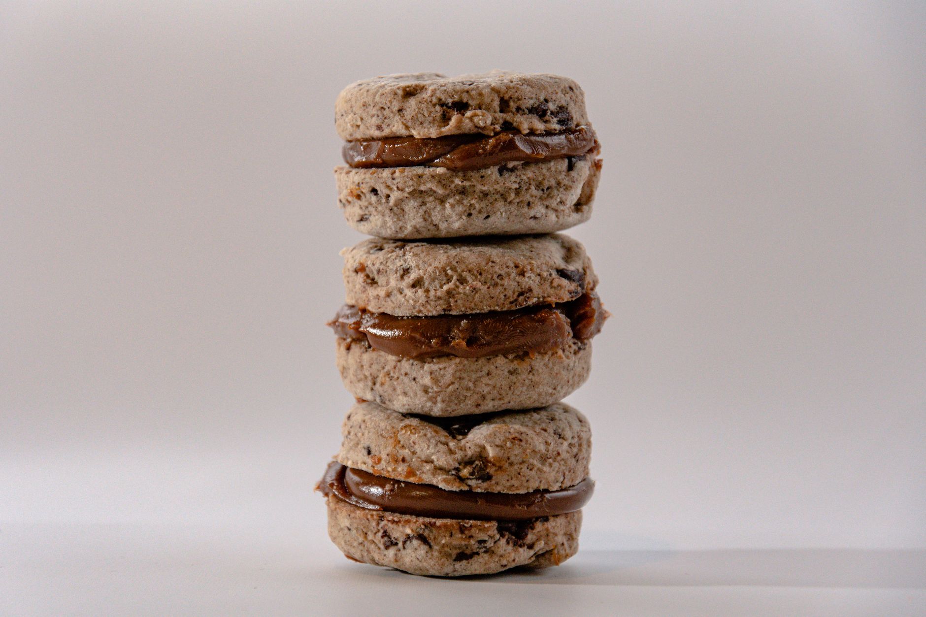 Jamaican Chocolate Cookies with Caramel Creme