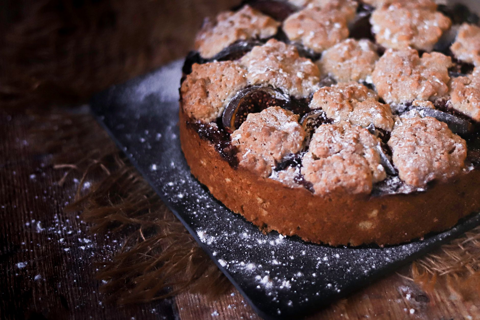 Toffee fig pies
