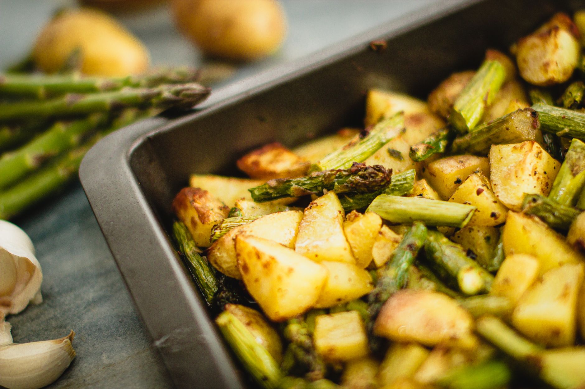 Lemon Garlic Roasted Asparagus