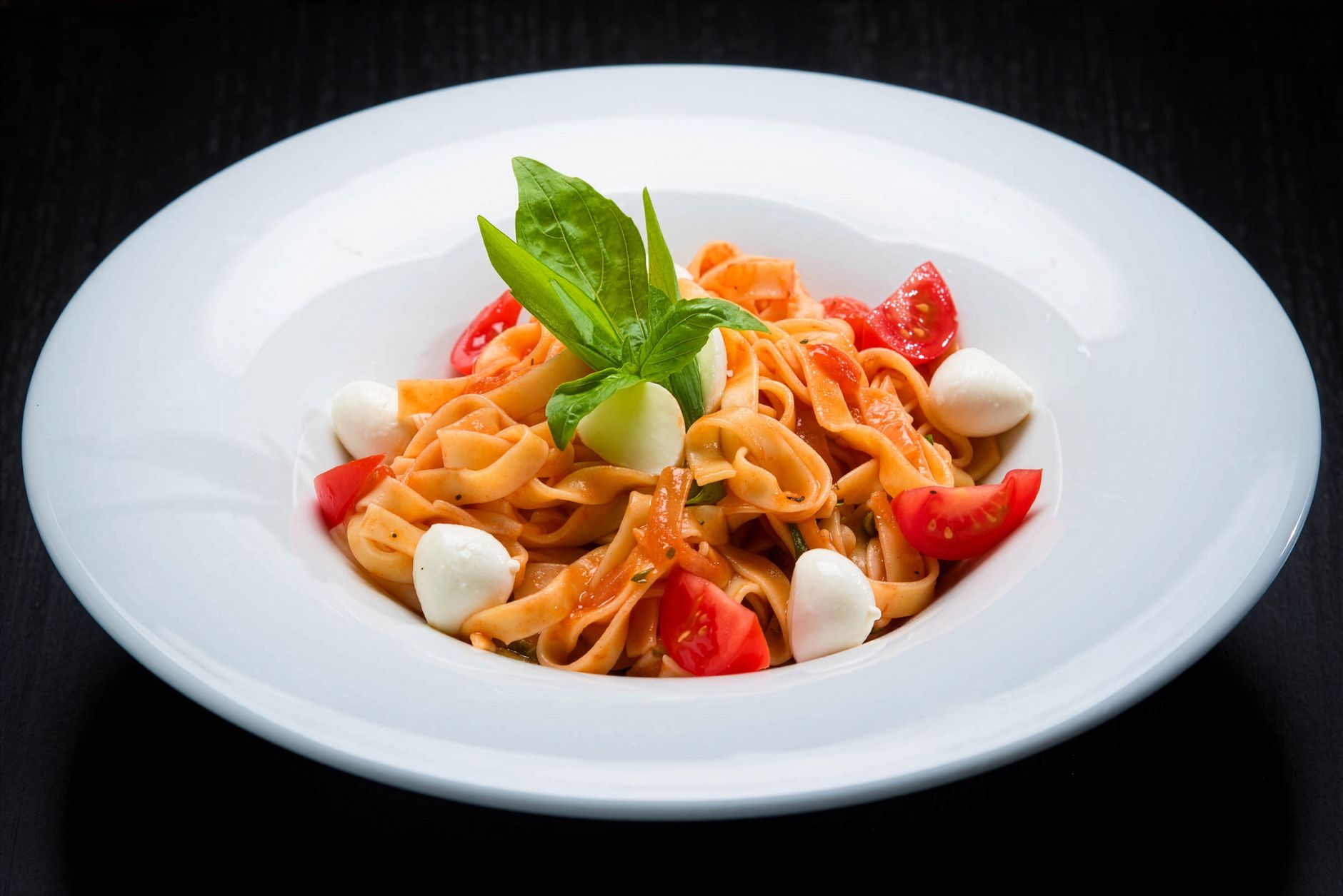 Tomato Mozzarella Pasta Salad