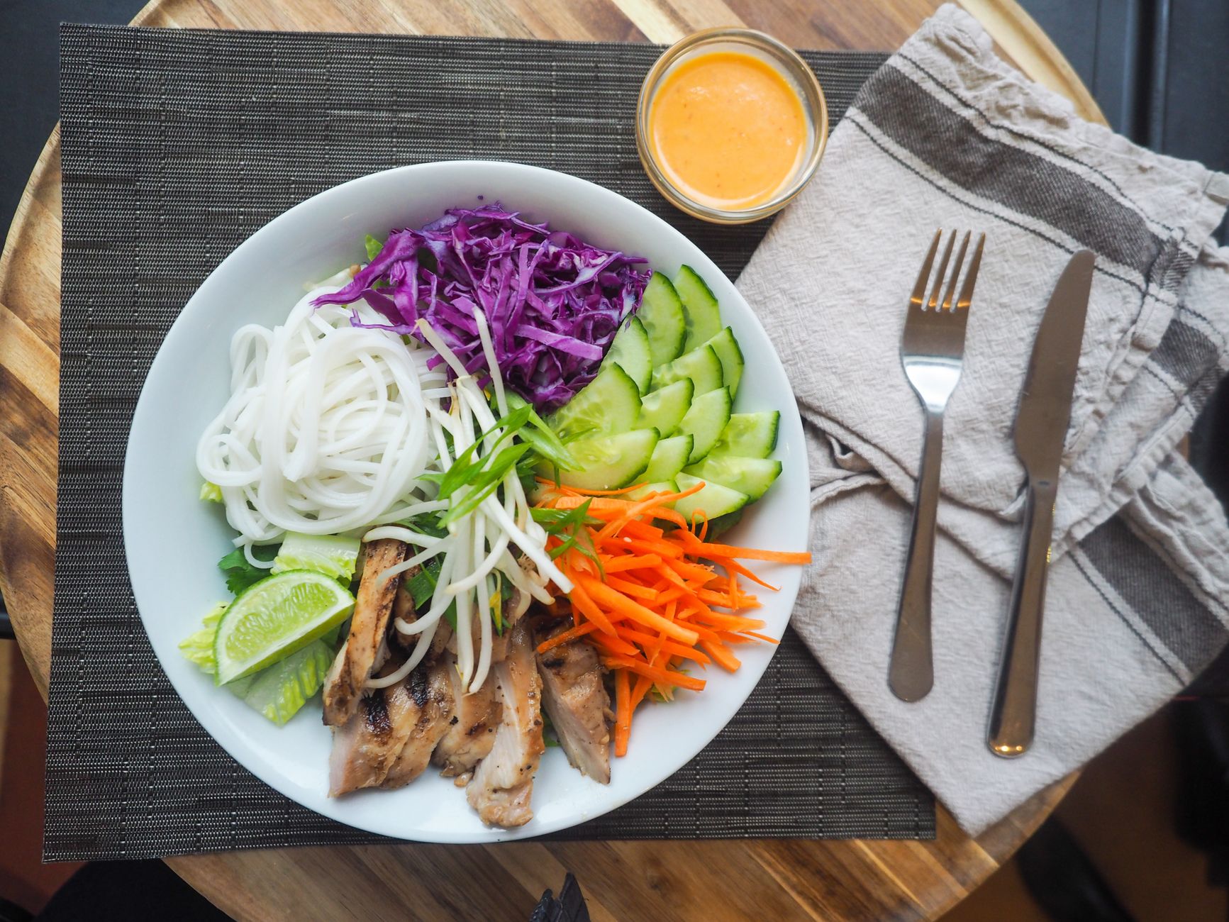Noodle bowl salad