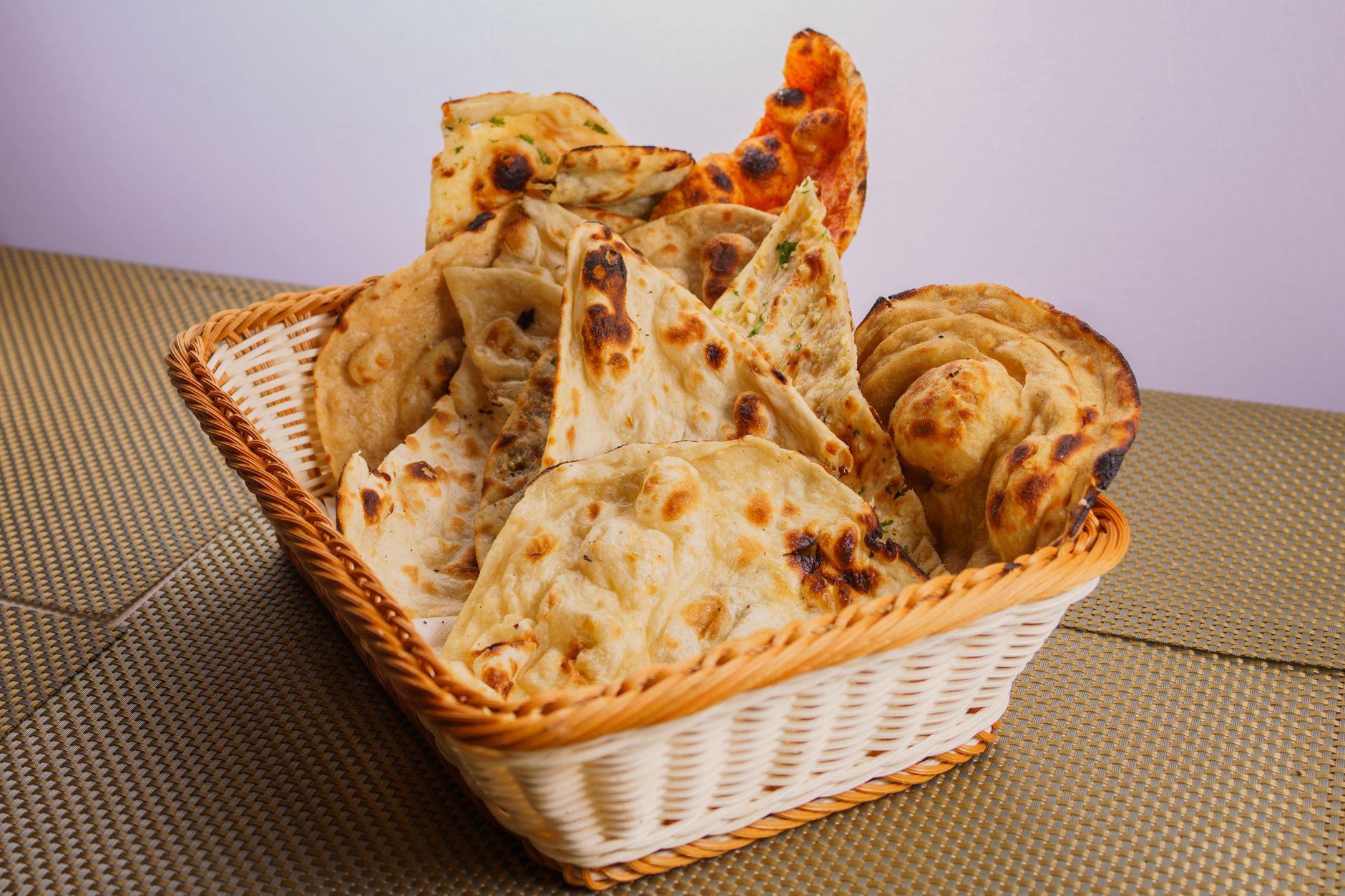Naan bread pizza