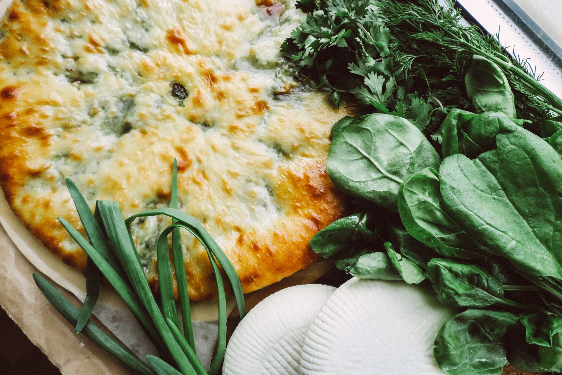 Garlicky Kale and Ricotta Pizza