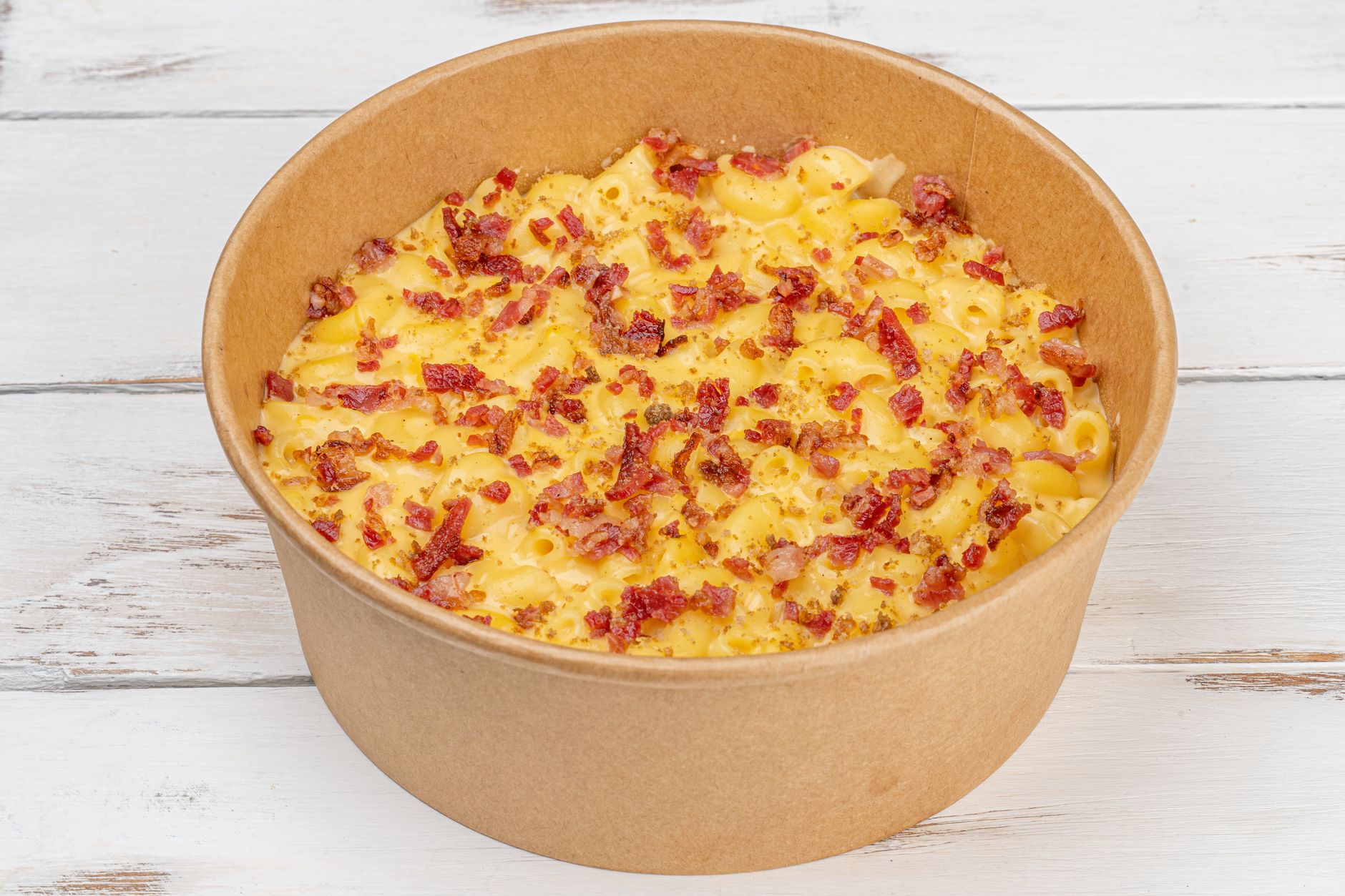 Bacon Mac ‘N Cheese Cornbread Skillet