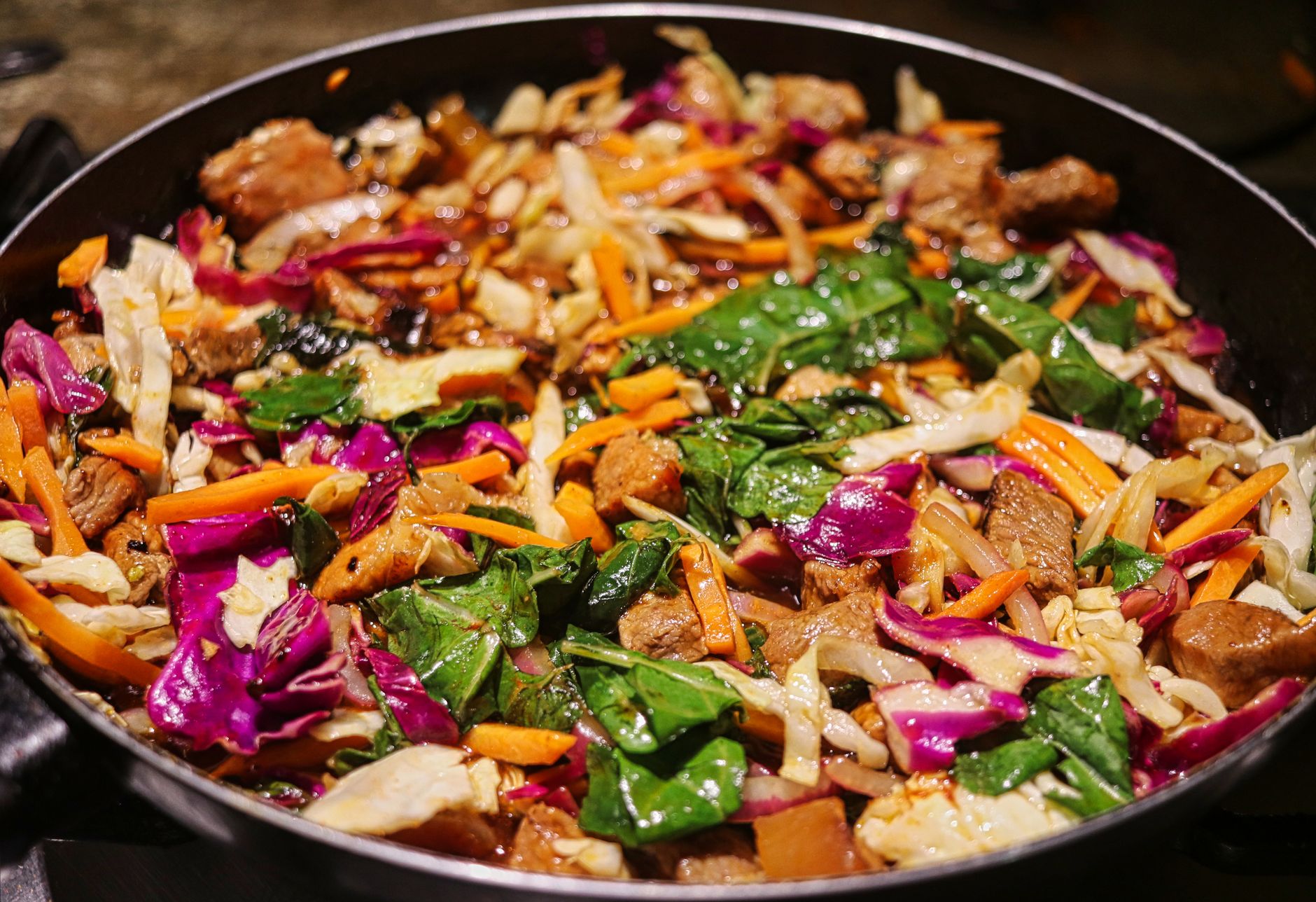 Stir-Fry Pork with Cabbage and Carrots