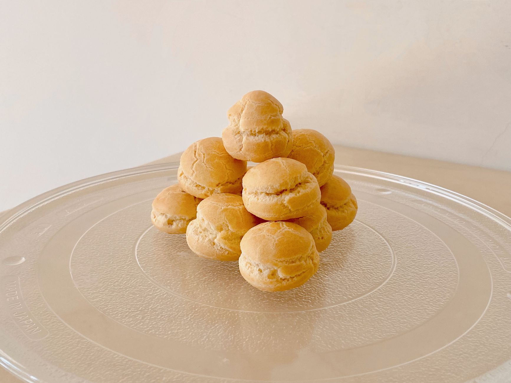 Lemon Cream Puffs