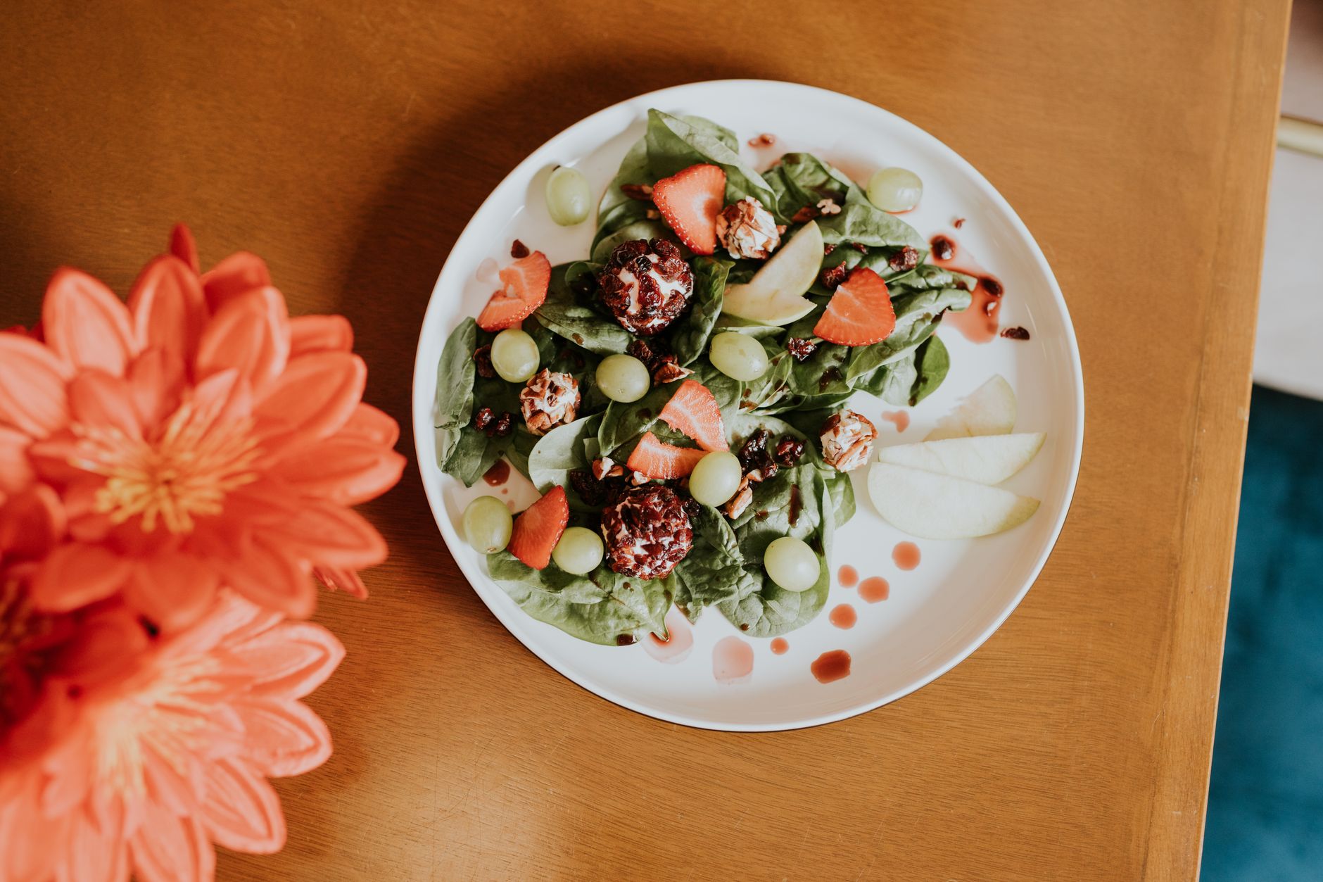 Apple-Pecan Salad with Honey Vinaigrette