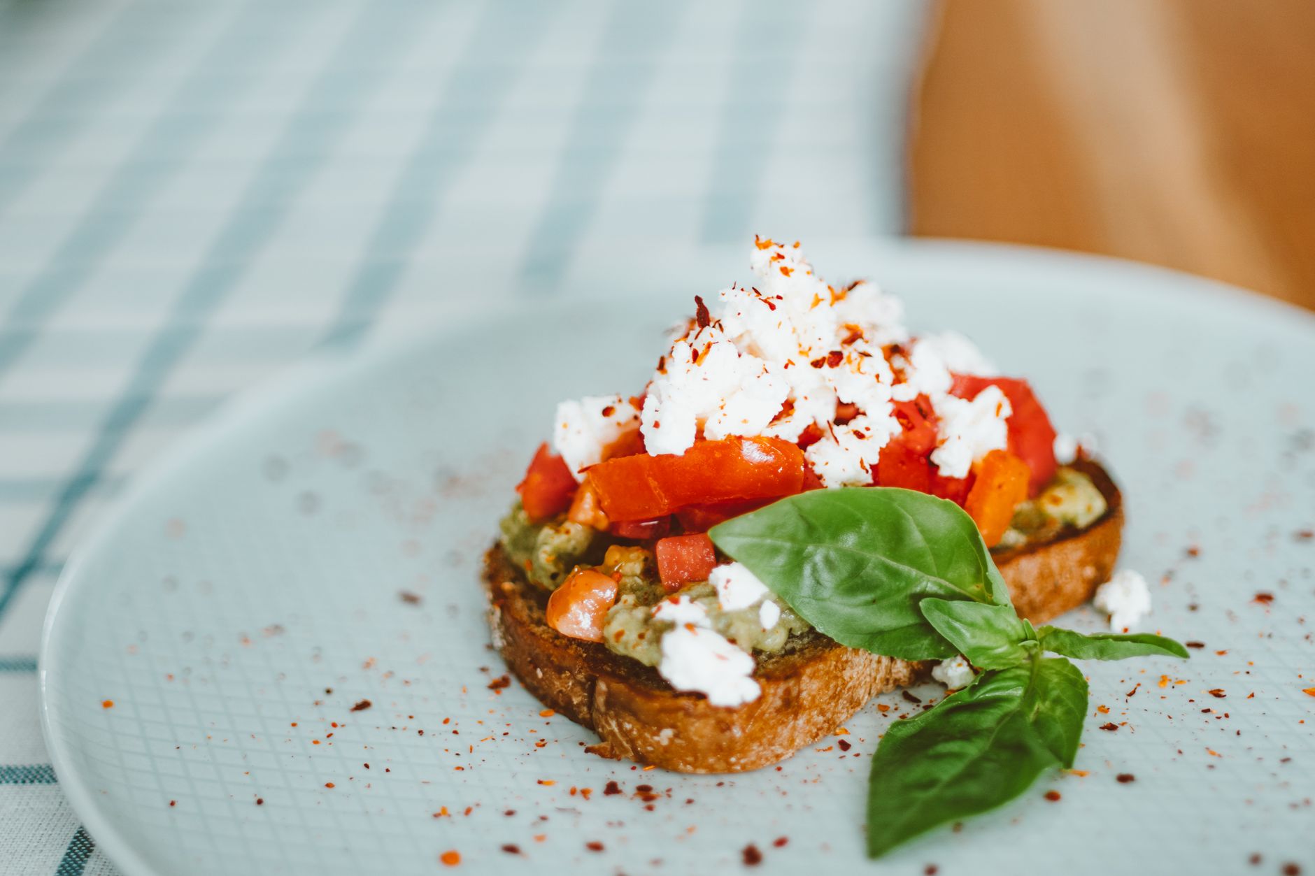 Feta toast with minty beans