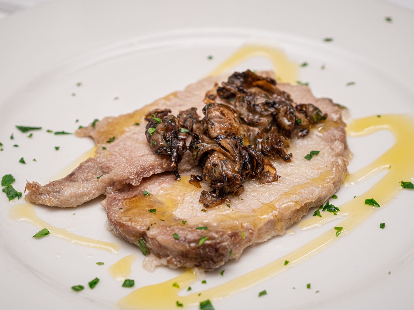 Pork Chops with Mushroom-Tarragon Sauce