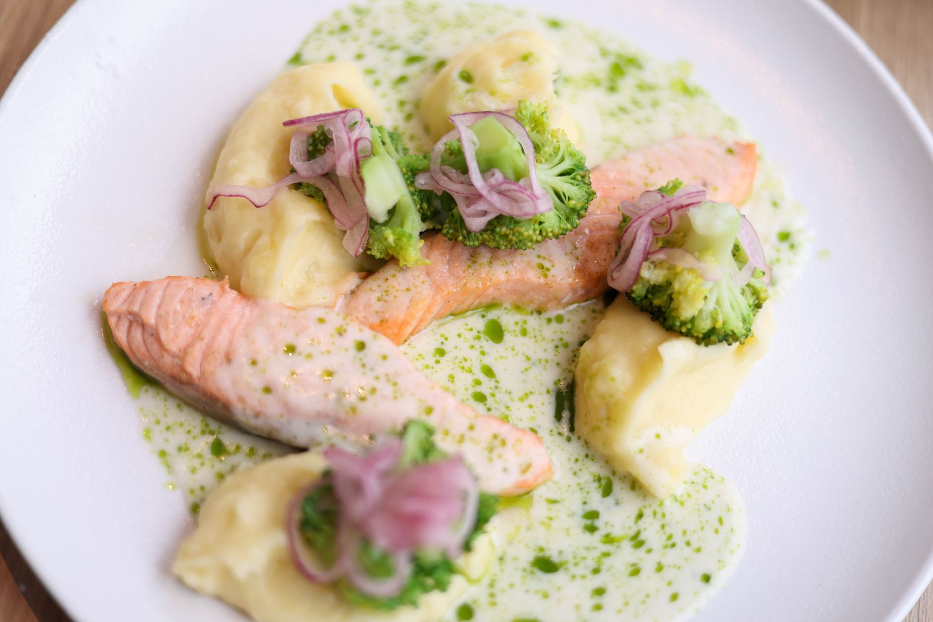 Salmon with Tarragon Sauce