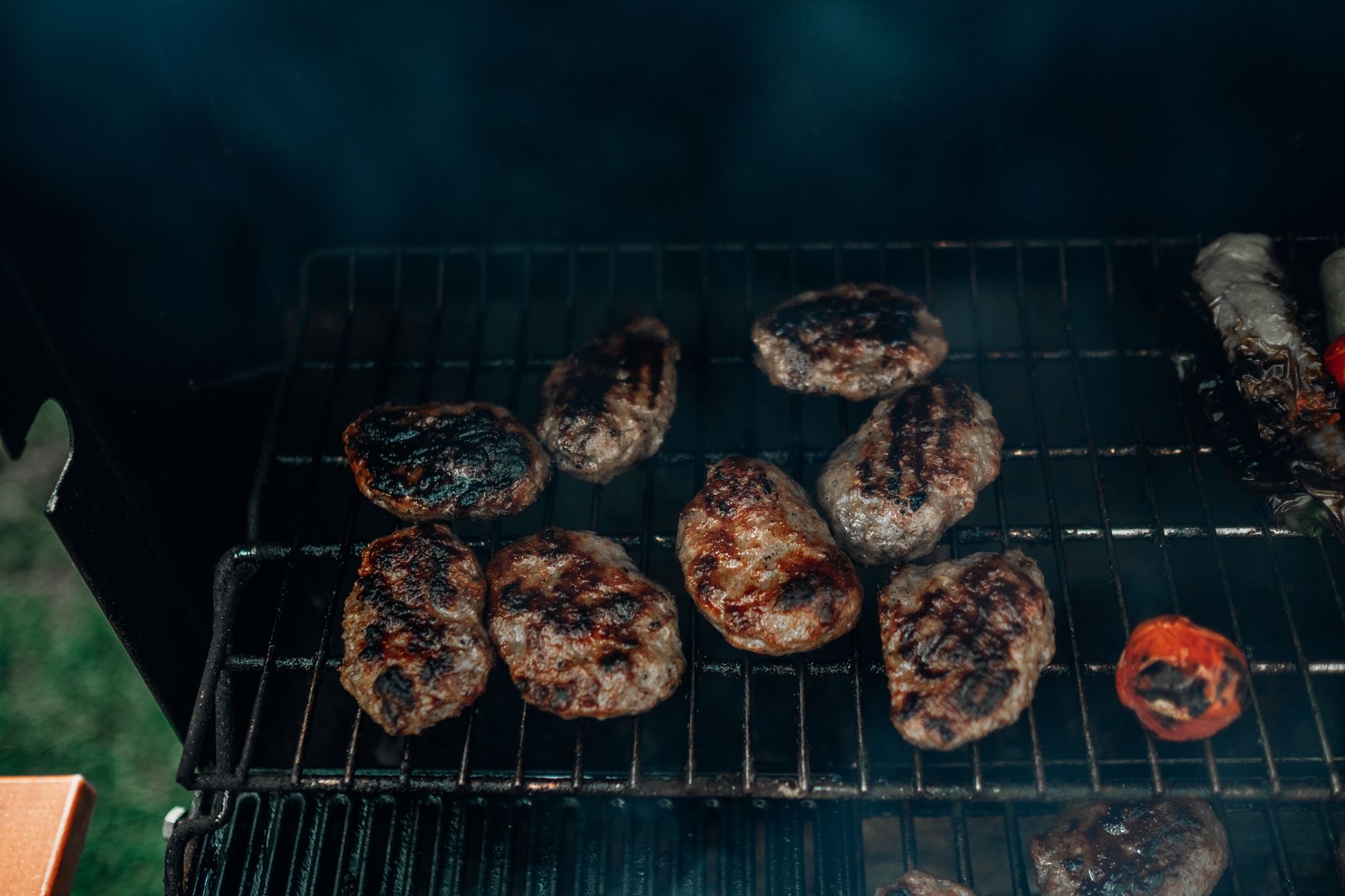 Karbonader (Lean Beef Patties) with Caramelized Onions