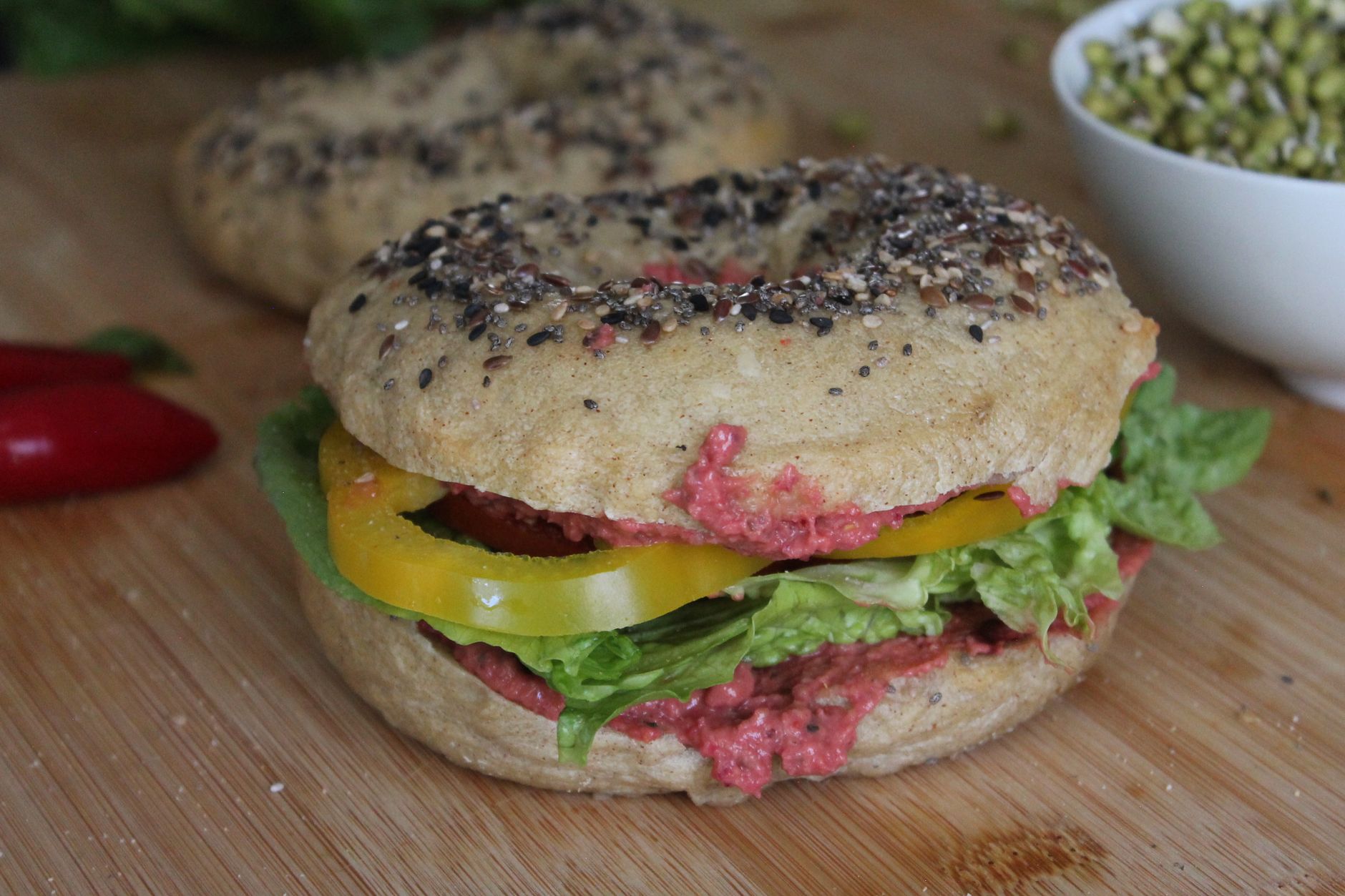 Veggie BLT (bagel, lettuce & tomato)