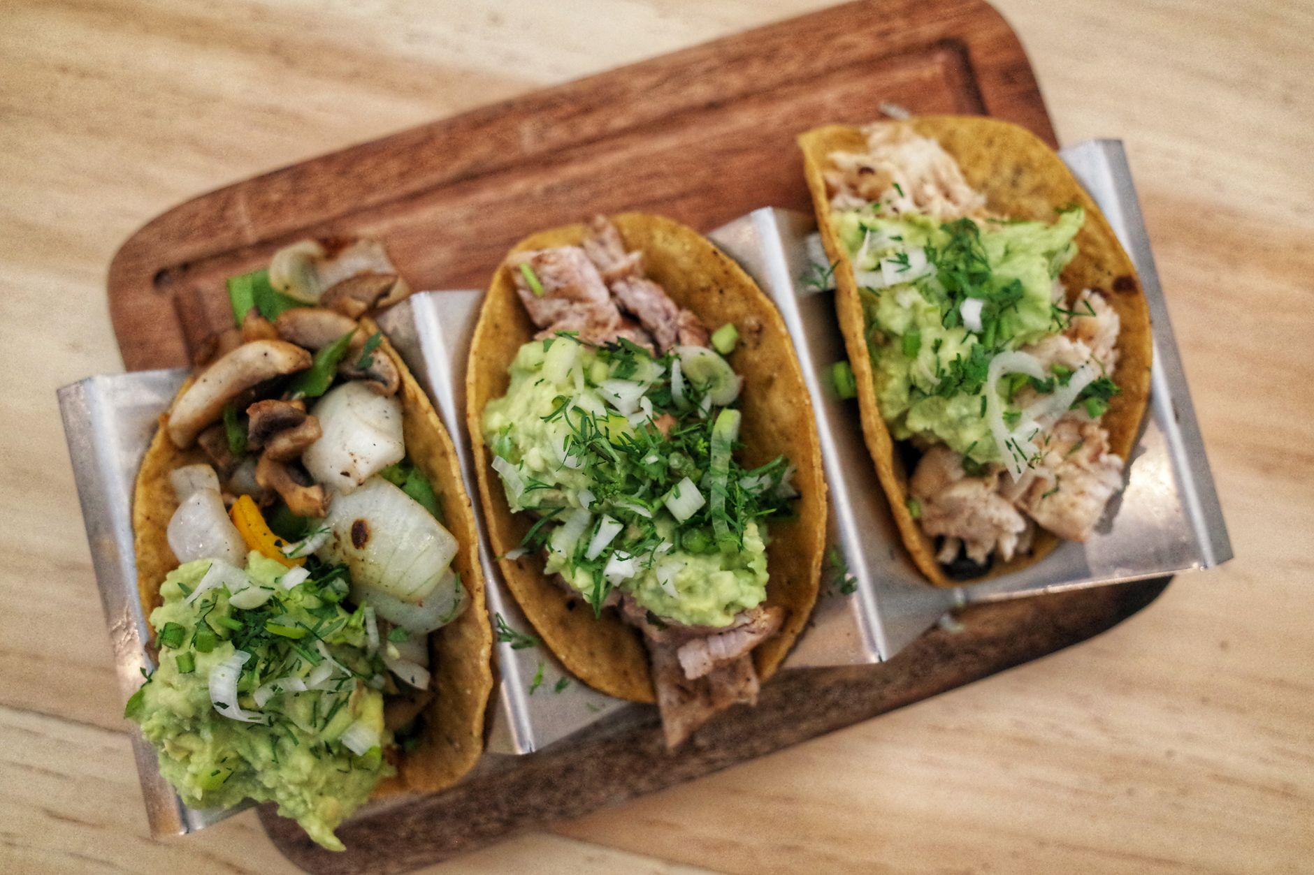 Pulled chicken with charred-lime guac & crispy skin